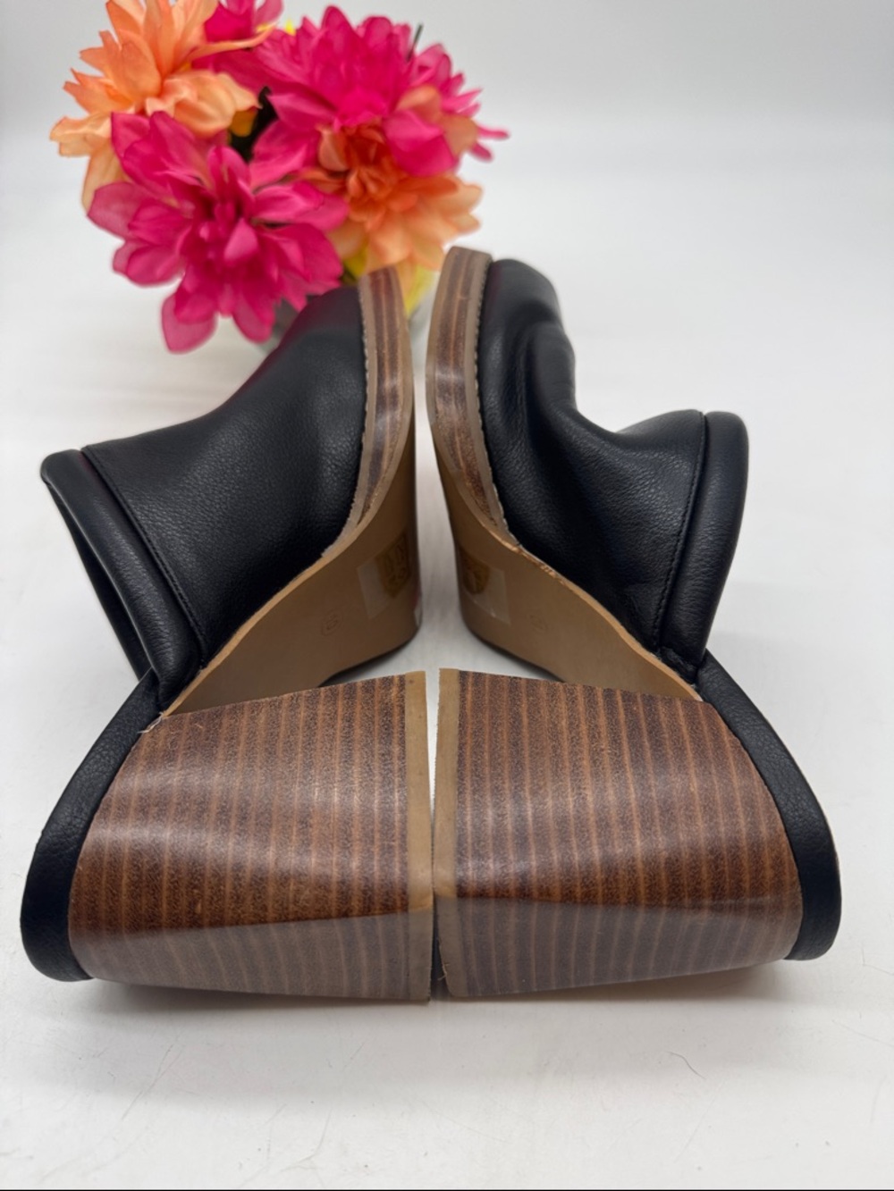 BEAST FASHION Black Leather Square-Toe Block Heel Mules - Picture 4 of 8
